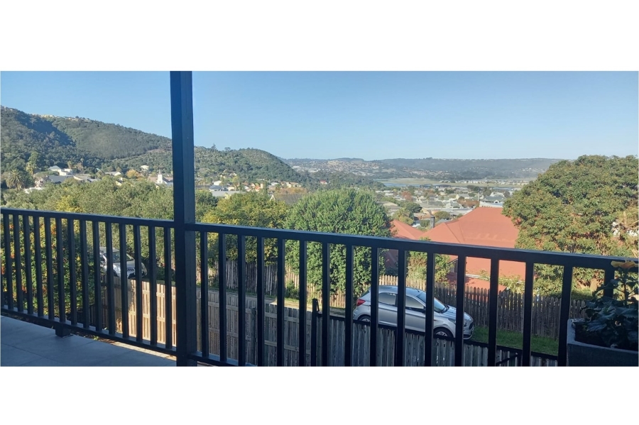 To Let 4 Bedroom Property for Rent in Westhill Western Cape